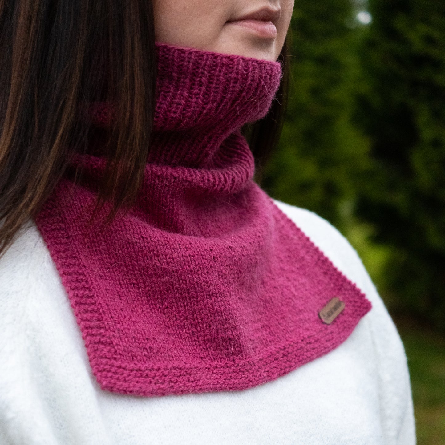 Hjemmestrikket hals i 100 % alpakkagarn